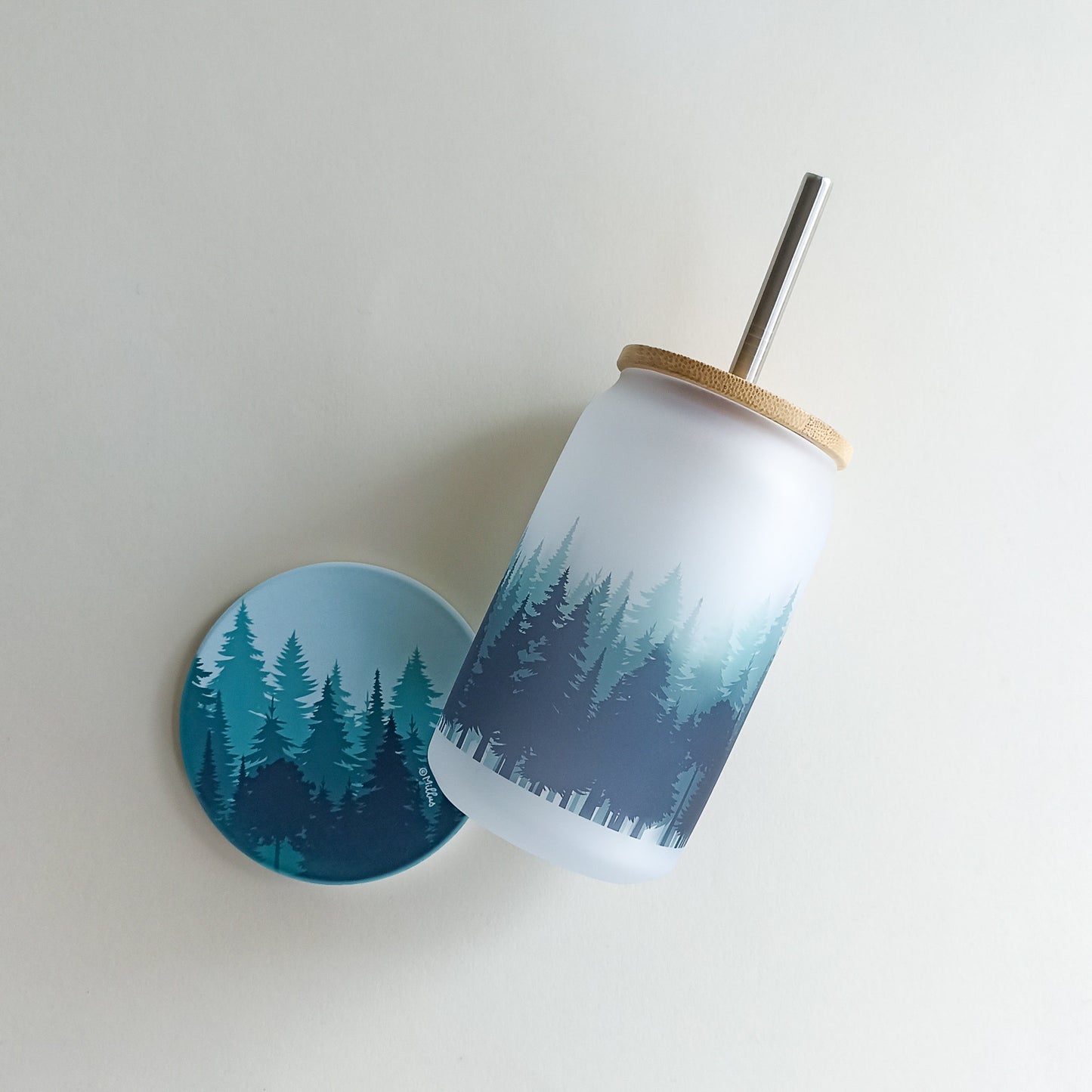 Verre avec paille - Forêt Jurassienne