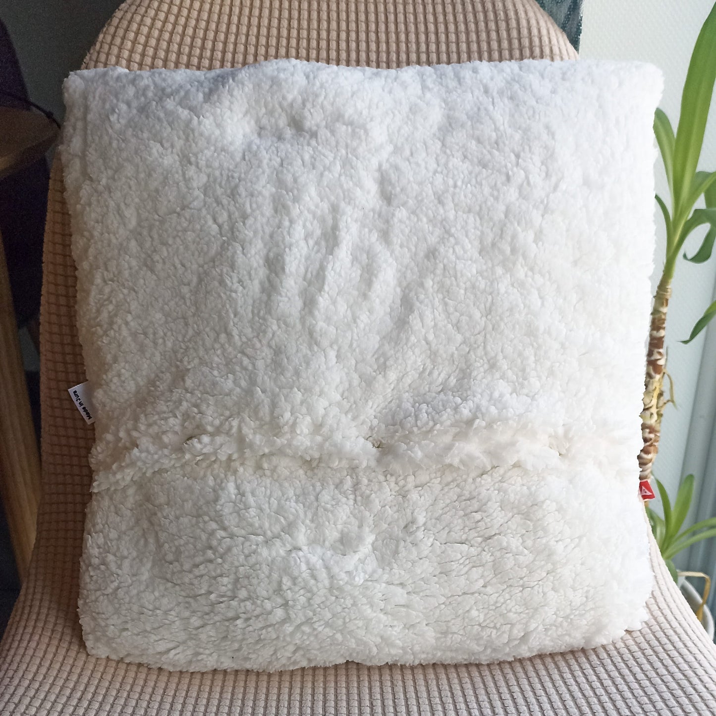 Coussin brodé "Ça meule" en peluche - Fabriqué dans le Jura - Millus Design