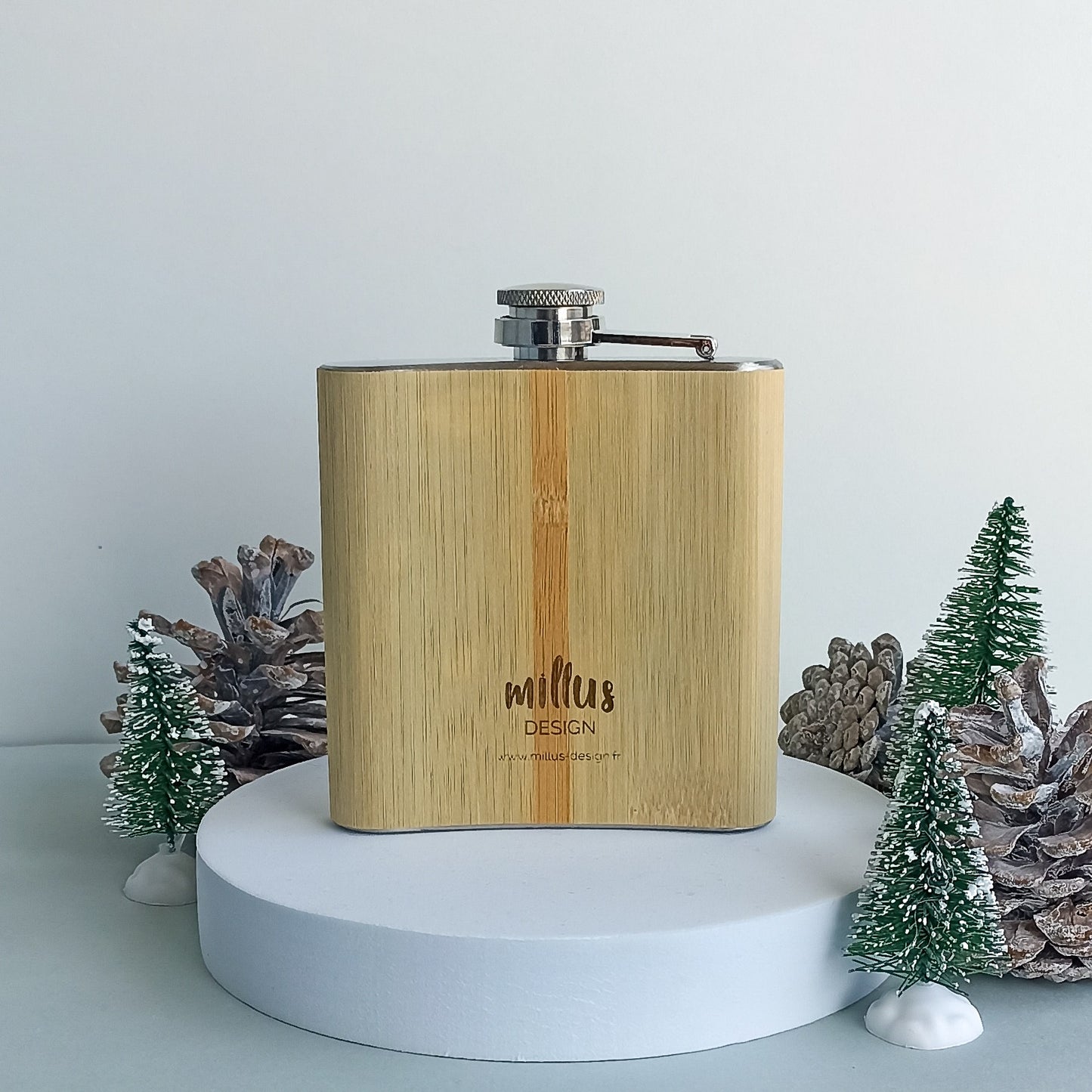 Flasque gravée "Remontant du Jurassien"