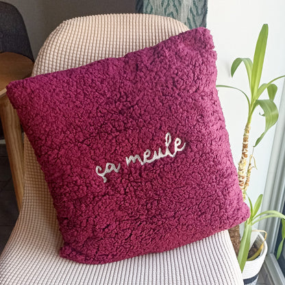 Coussin brodé "Ça meule" en peluche - Fabriqué dans le Jura - Millus Design