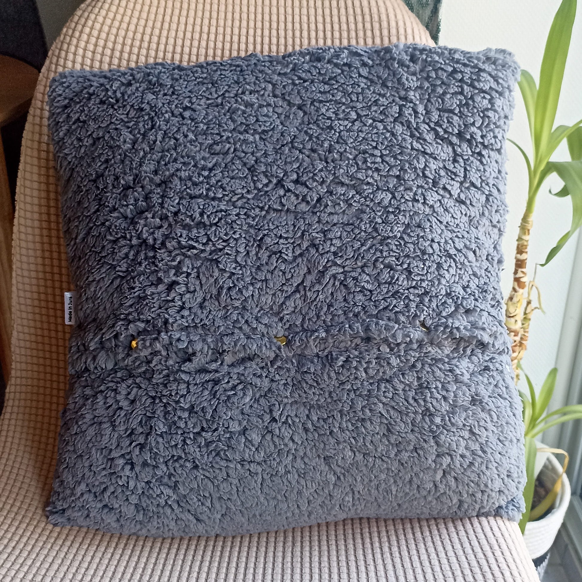 Coussin brodé "Ça meule" en peluche - Fabriqué dans le Jura - Millus Design